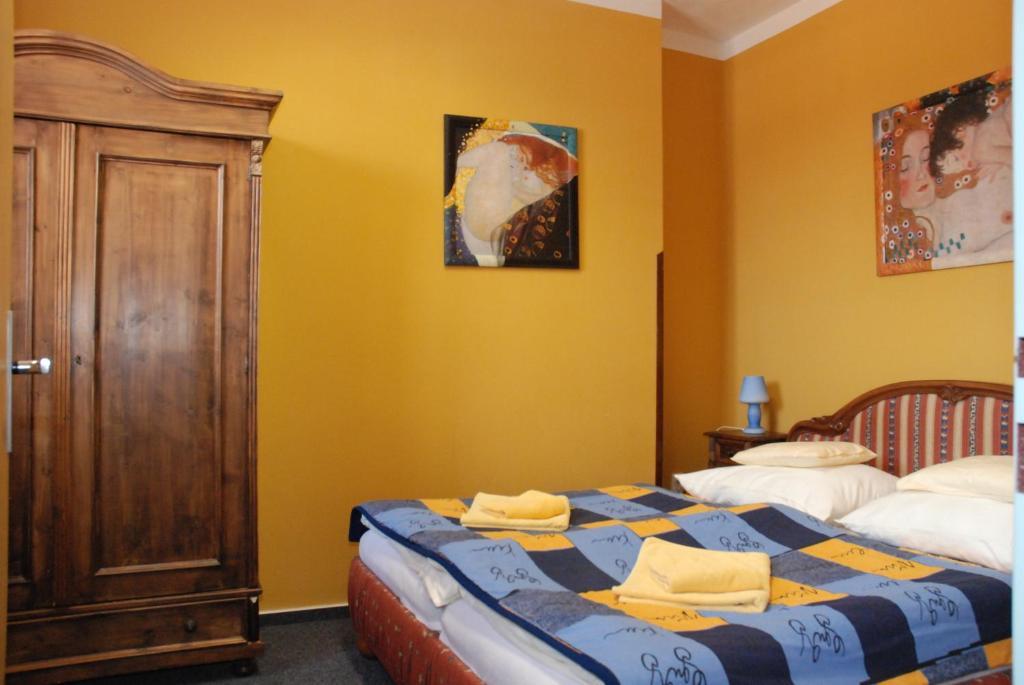 Hotel U Ruze スラヴォニツェ 部屋 写真
