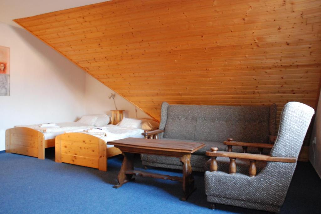 Hotel U Ruze スラヴォニツェ 部屋 写真